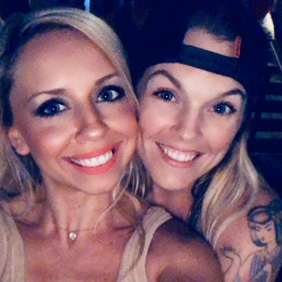 ✨Welcome to my closet! - Picture 4 of 4